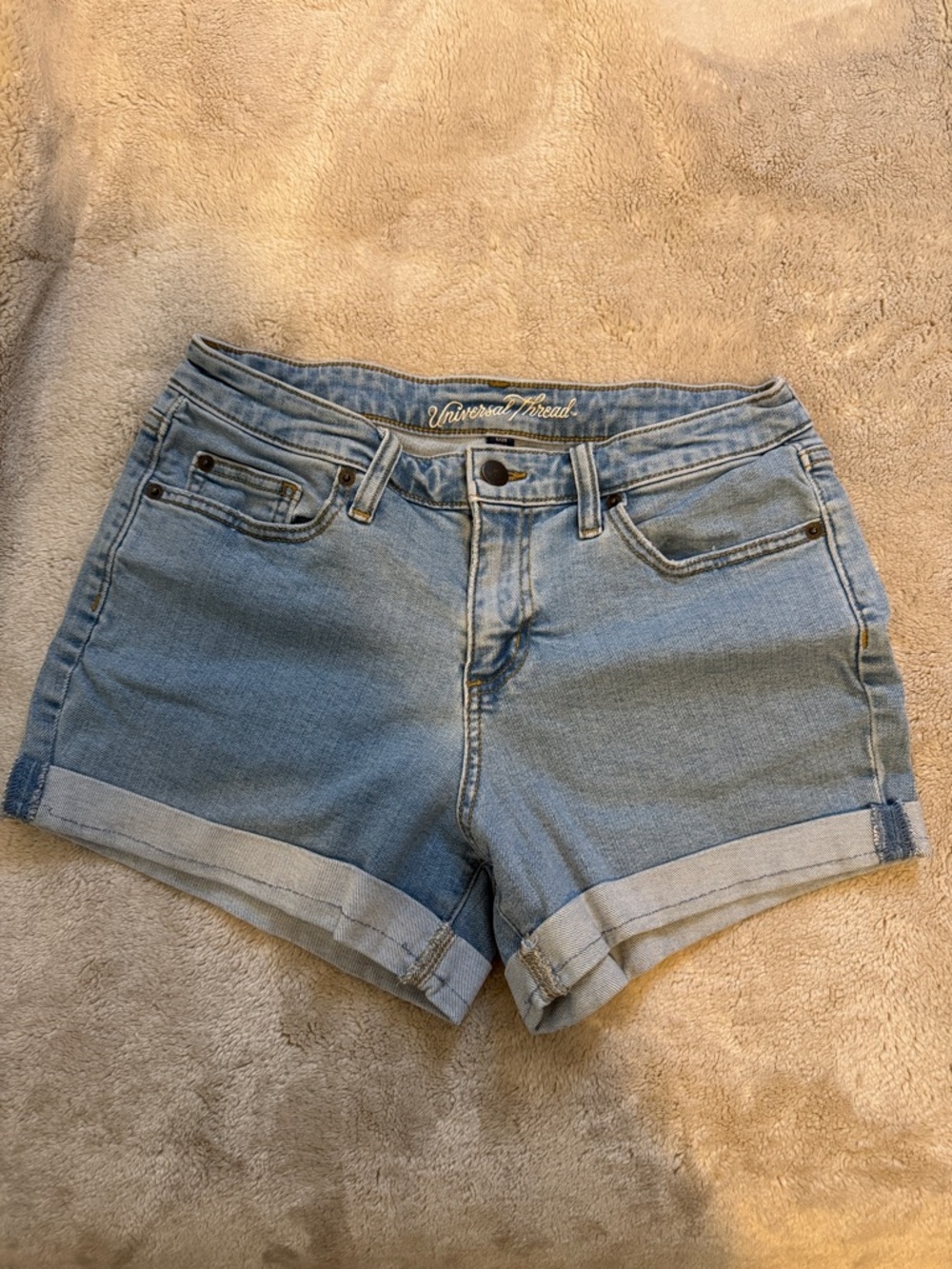 Universal Thread Light Wash Denim Cuffed Women's Shorts